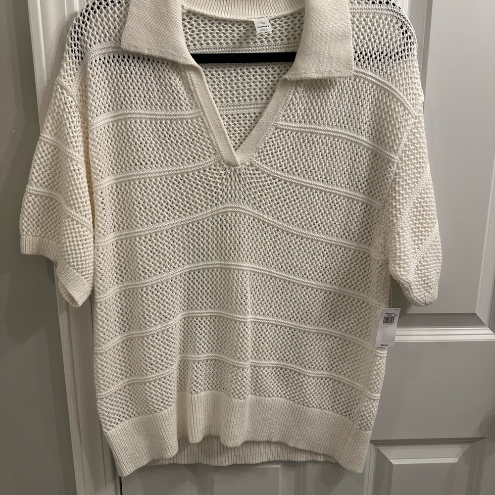 Old Navy Cream V-Neck Sweater
